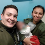 Gendarmes salvaron a bebe