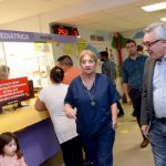Zamora recorriendo centro hospitalario infantil