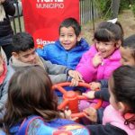 Julio Zamora inauguró juegos en jardín de infantes