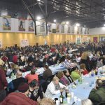 Cientos de abuelos celebraron su día en el polideportivo de Grand Bourg junto a Nardini