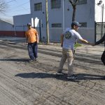 Julio Zamora supervisó nuevos asfaltos en los barrios