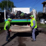 Cuadrillas del municipio de José C Paz trabajan en la limpieza de los barrios