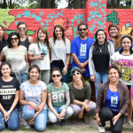 Sol Jimenez Coronel junto a mujeres muralistas