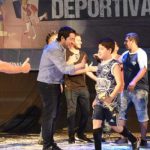 Leo Nardini participó de la entrega de trofeos a chicos de la Liga de Fútbol infantil de Malvinas