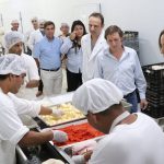 Jaime Méndez y Vidal en fábrica de empanadas