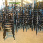 sillas y mesas escolares renovadas en José C. Paz