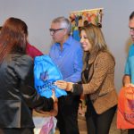 Julio Zamora y Alejandra Nardi entregaron kits a comedores escolares