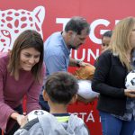 Gisela Zamora entregó materiales deportivos para clubes de baby fútbol