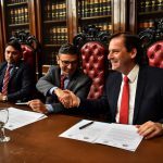 Sujarchuk y Escoabr en firma de pacto anticorrupción