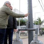 Julio Zamora  en renovación de luminarias en Don Torcuato