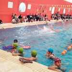 Niños y niñas del Polideportivo “Nato” Errecart de Benavídez disfrutaron una clase abierta de natación