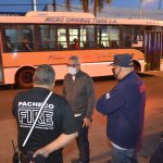 Durante la mañana se llevó adelante otro procedimiento de idénticas características en Av. Crisólogo Larralde y Sarmiento, Tigre centro.  En ambos operativos, personal de Protección Ciudadana se encargó de los controles rutinarios a los conductores de los vehículos, realizó la medición de temperatura a los pasajeros con pistolas termómetro y cámaras termográficas; todos utilizaron guantes de látex, barbijos y trajes especiales como métodos preventivos. A su vez, verificaron el uso obligatorio de tapabocas en peatones, conductores y pasajeros.  Participaron efectivos de la Policía de la Provincia, Bomberos Voluntarios de Pacheco y Tigre, personal de Tránsito y Defensa Civil.