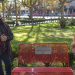 San Fernando instaló un Banco Rojo en la Plaza Mitre para concientizar sobre la violencia de género
