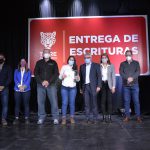 Zamora y Sergio Berni entregaron escrituras a familias de Tigre