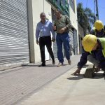Zamora supervisó la construcción de nuevos refugios en paradas de colectivos y veredas comerciales en General Pacheco