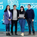 Kicillof entregó la computadora número 100 mil del programa Conectar Igualdad Bonaerense