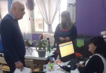 El Municipio entregó calzado a los alumnos de escuelas especiales paceñas