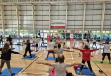 En polideportivos del Municipio de Tigre se llevaron a cabo encuentros de yoga para los vecinos y vecinas