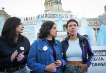 Mayra Mendoza participó de la marcha en defensa de la Ley de Glaciares